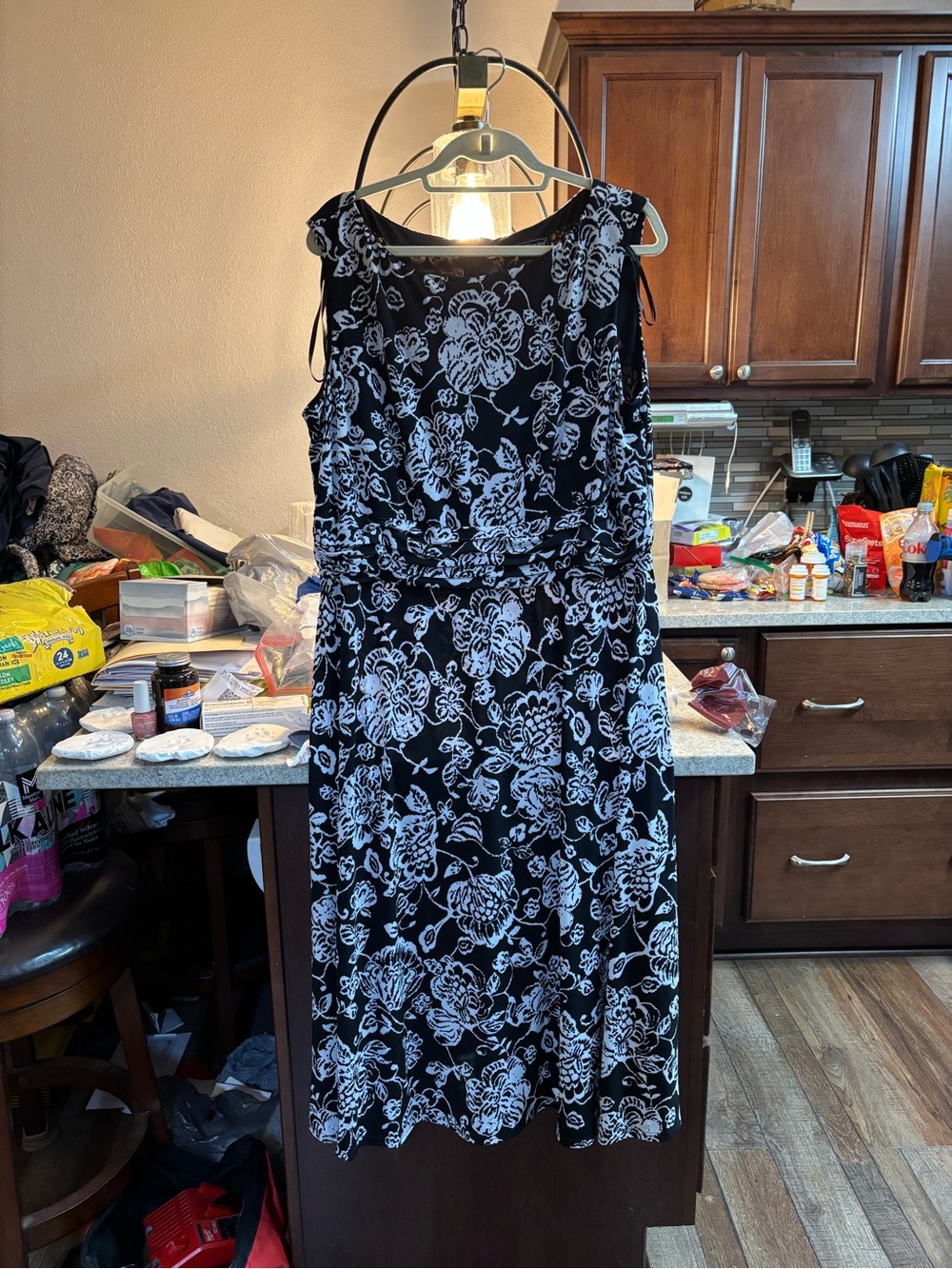 Jessica Howard Black and White sleeveless Floral Midi Dress